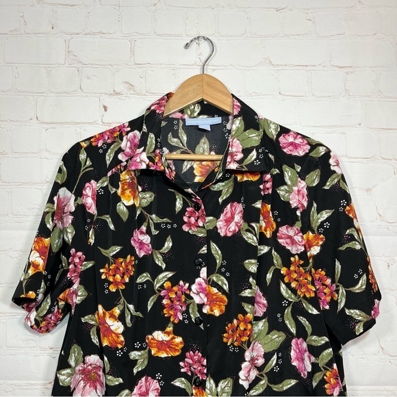 ONLY NECESSITIES Blouse Womens Medium 14/16 Floral Short Sleeve Button Up Top - Picture 2 of 15